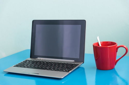 電腦電源線連接指南 顯卡與DVD的正確接線方法